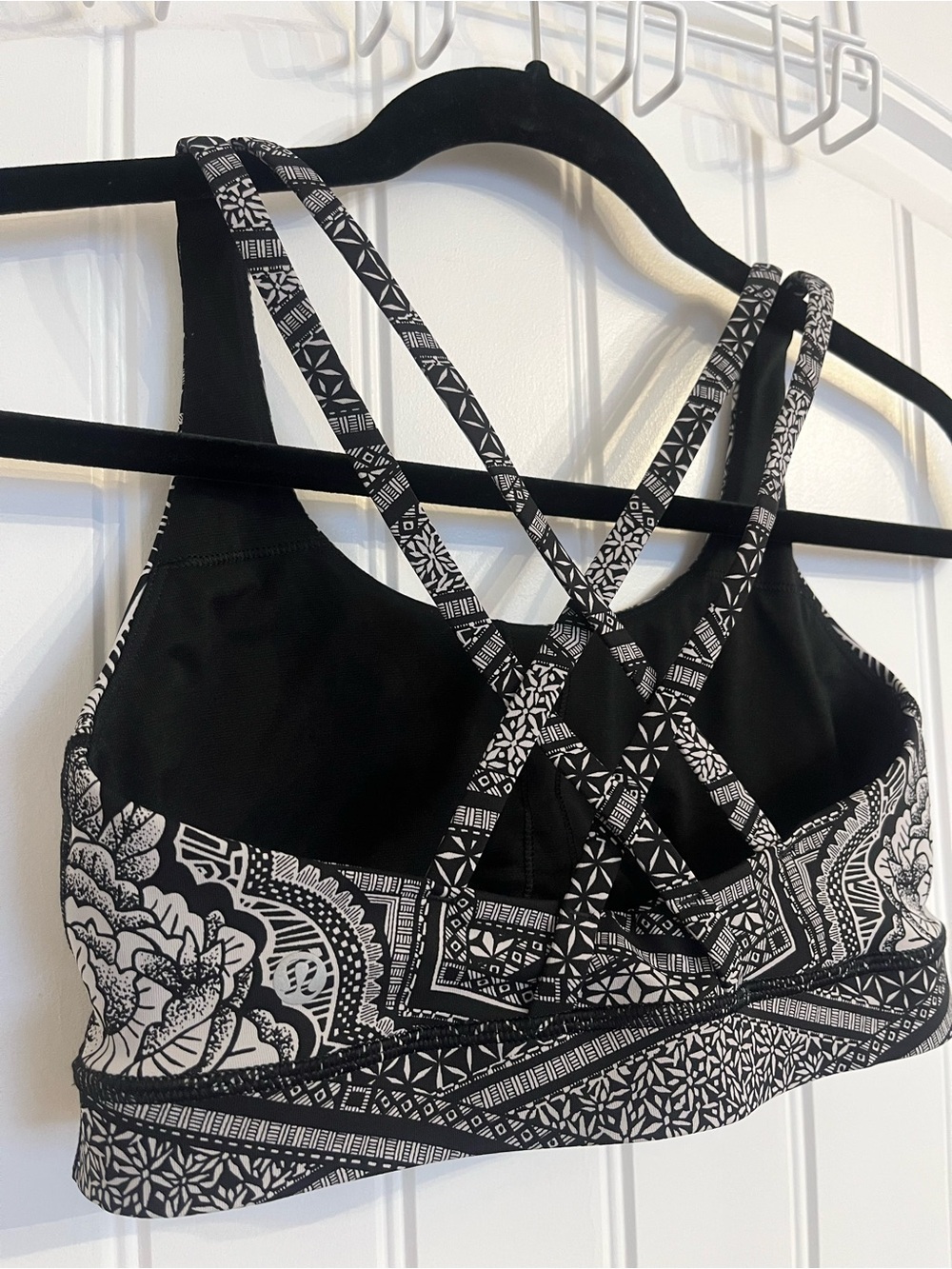 Lululemon Energy Bra - Black & White Patterned - Size 6